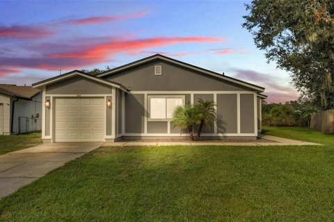 House in Lakeland, Florida 3 bedrooms, 111.2 sq.m. № 1919049 - photo 1
