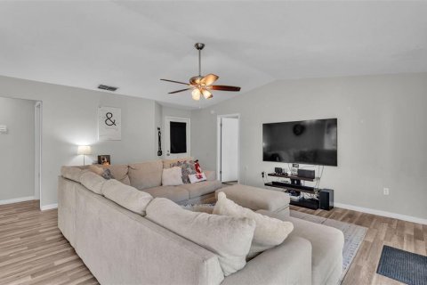 House in Lakeland, Florida 3 bedrooms, 111.2 sq.m. № 1919049 - photo 8
