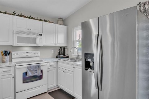 House in Lakeland, Florida 3 bedrooms, 111.2 sq.m. № 1919049 - photo 13