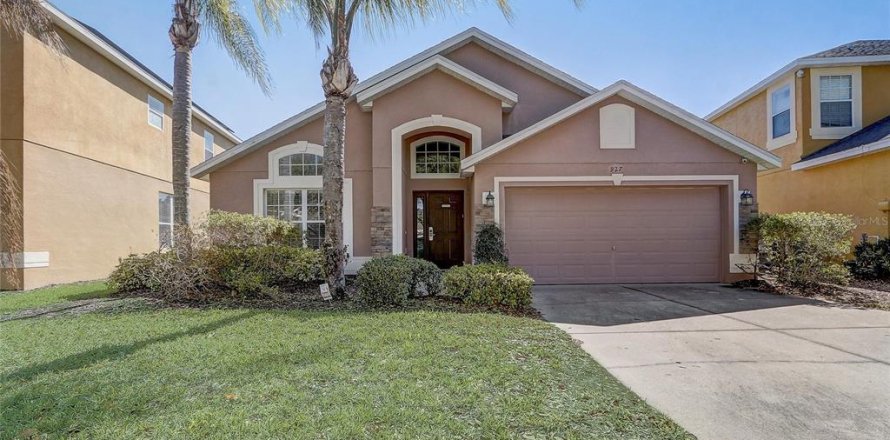 House in Davenport, Florida 4 bedrooms, 279.17 sq.m. № 1745553