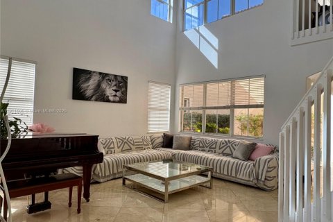 Villa ou maison à vendre à Doral, Floride: 5 chambres, 337.79 m2 № 1966793 - photo 8