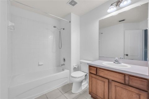 Townhouse in Tampa, Florida 3 bedrooms, 150.97 sq.m. № 2097064 - photo 30
