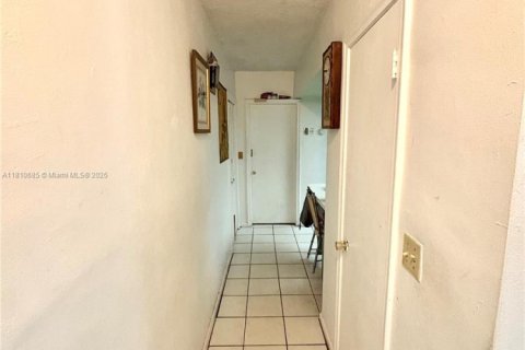 Villa ou maison à vendre à Lauderhill, Floride: 3 chambres, 164.99 m2 № 1929585 - photo 3