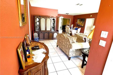Villa ou maison à vendre à Lauderhill, Floride: 3 chambres, 164.99 m2 № 1929585 - photo 1