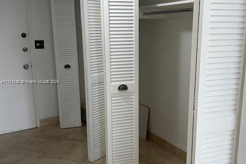 Copropriété à louer à Miami Beach, Floride: 1 chambre, 91.04 m2 № 1709362 - photo 18