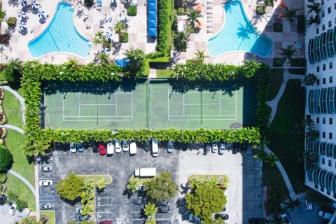 Condo in Sunny Isles Beach, Florida, 1 bedroom  № 1890960 - photo 28