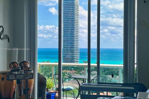 Condo in Sunny Isles Beach, Florida, 1 bedroom  № 1890960 - photo 7