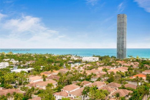 Condo in Sunny Isles Beach, Florida, 1 bedroom  № 1890960 - photo 1