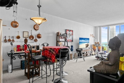 Condo in Sunny Isles Beach, Florida, 1 bedroom  № 1890960 - photo 9