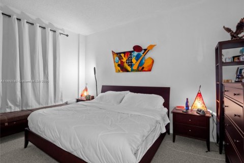 Condo in Sunny Isles Beach, Florida, 1 bedroom  № 1890960 - photo 18