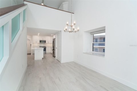 Condo in Englewood, Florida, 2 bedrooms  № 1686685 - photo 17