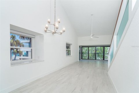 Condo in Englewood, Florida, 2 bedrooms  № 1686685 - photo 18