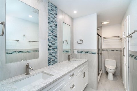 Condo in Englewood, Florida, 2 bedrooms  № 1686685 - photo 30
