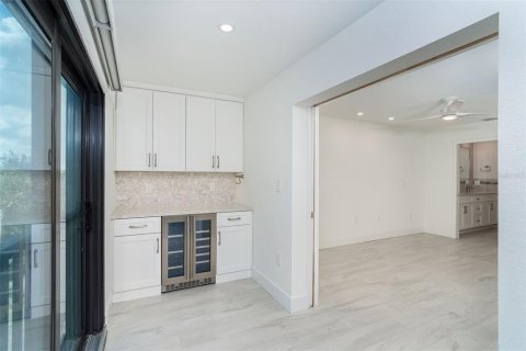 Condo in Englewood, Florida, 2 bedrooms  № 1686685 - photo 25