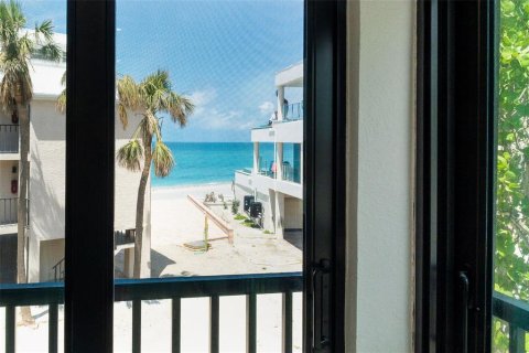 Condo in Englewood, Florida, 2 bedrooms  № 1686685 - photo 22