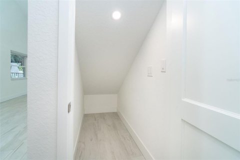Condo in Englewood, Florida, 2 bedrooms  № 1686685 - photo 16