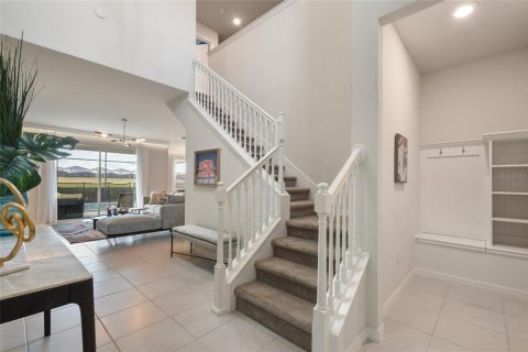 House in Davenport, Florida 5 bedrooms, 232.63 sq.m. № 2136224 - photo 2