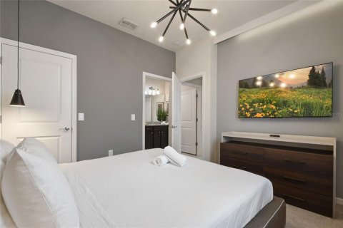 House in Davenport, Florida 5 bedrooms, 232.63 sq.m. № 2136224 - photo 20