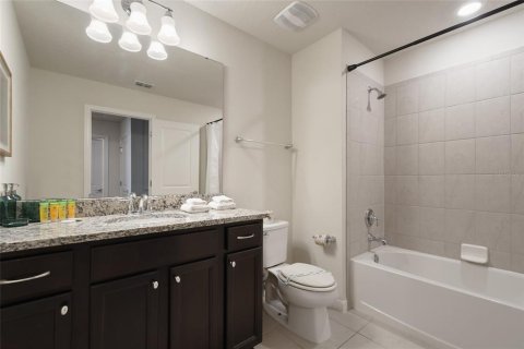 House in Davenport, Florida 5 bedrooms, 232.63 sq.m. № 2136224 - photo 30