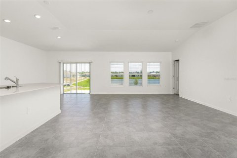 Casa en alquiler en Kissimmee, Florida, 4 dormitorios, 178.56 m2 № 1833145 - foto 3