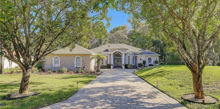 Casa en Spring Hill, Florida 4 dormitorios, 296.54 m2 № 2200114