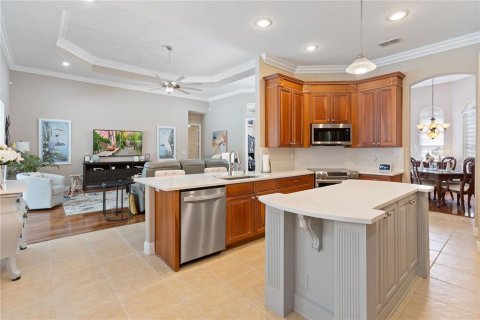 Casa en venta en Spring Hill, Florida, 4 dormitorios, 296.54 m2 № 2200114 - foto 10