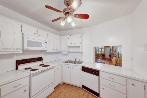 Copropriété à vendre à Miami, Floride: 2 chambres, 96.25 m2 № 1938202 - photo 8