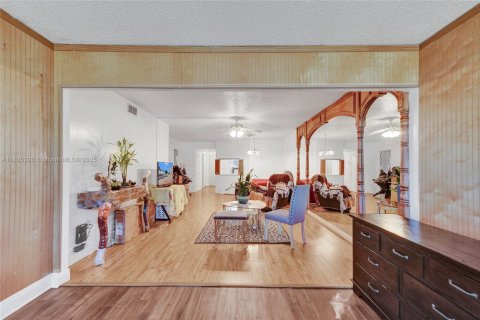 Condominio en venta en Miami, Florida, 2 dormitorios, 96.25 m2 № 1938202 - foto 2