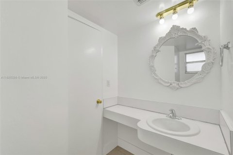 Купить кондоминиум в Майами, Флорида 2 спальни, 96.25м2, № 1938202 - фото 12