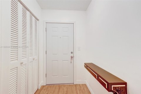 Copropriété à vendre à Miami, Floride: 2 chambres, 96.25 m2 № 1938202 - photo 15