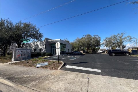 Propiedad comercial en alquiler en Tampa, Florida, 397.53 m2 № 1523501 - foto 3