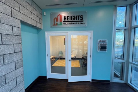 Propiedad comercial en alquiler en Tampa, Florida, 397.53 m2 № 1523501 - foto 10