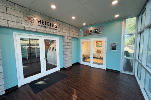 Propiedad comercial en alquiler en Tampa, Florida, 397.53 m2 № 1523501 - foto 12