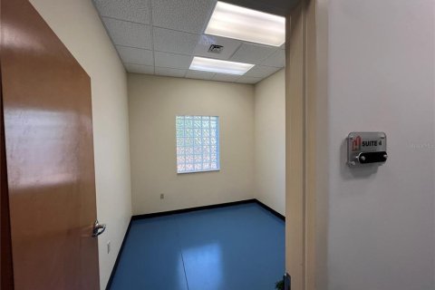 Propiedad comercial en alquiler en Tampa, Florida, 397.53 m2 № 1523501 - foto 21