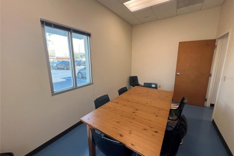 Propiedad comercial en alquiler en Tampa, Florida, 397.53 m2 № 1523501 - foto 15