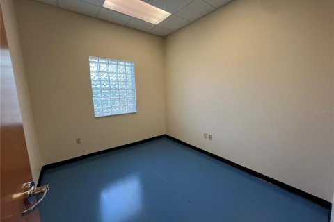 Propiedad comercial en alquiler en Tampa, Florida, 397.53 m2 № 1523501 - foto 22