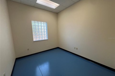 Propiedad comercial en alquiler en Tampa, Florida, 397.53 m2 № 1523501 - foto 17