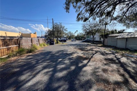Propiedad comercial en alquiler en Tampa, Florida, 397.53 m2 № 1523501 - foto 7