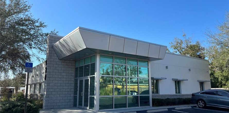 Immobilier commercial à Tampa, Floride 397.53 m2 № 1523501