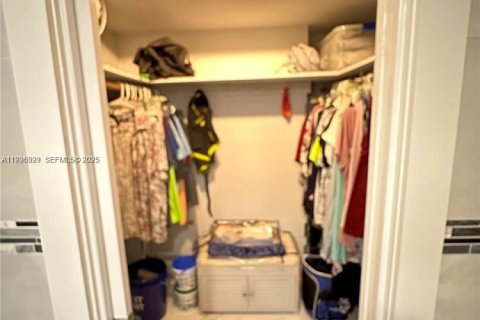 Condo in Lauderdale-by-the-Sea, Florida, 1 bedroom  № 1994815 - photo 6