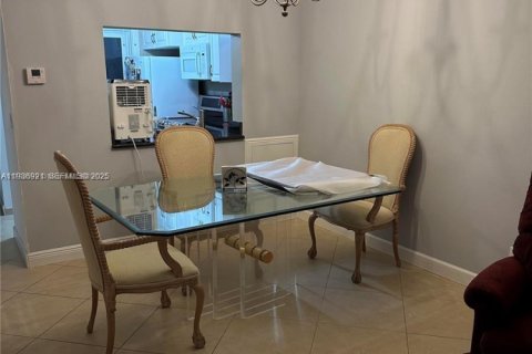 Condo in Lauderdale-by-the-Sea, Florida, 1 bedroom  № 1994815 - photo 2