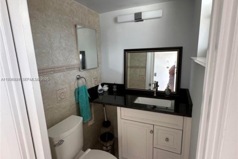 Condo in Lauderdale-by-the-Sea, Florida, 1 bedroom  № 1994815 - photo 8