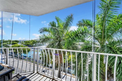 Condo in North Bay Village, Florida, 3 bedrooms  № 1840849 - photo 20