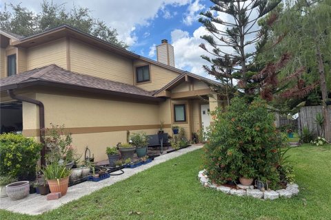 Villa ou maison à vendre à Lake Mary, Floride: 2 chambres, 131.18 m2 № 2411394 - photo 2