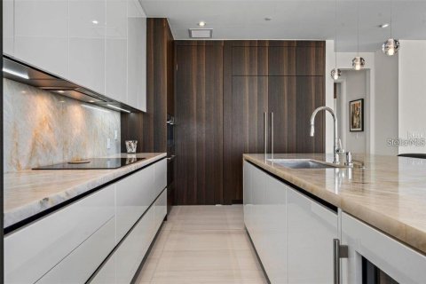 Copropriété à louer à Sarasota, Floride: 4 chambres, 327.67 m2 № 2233796 - photo 10