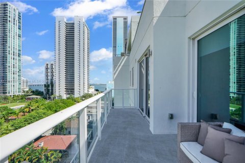 Снять в аренду кондоминиум в Майами, Флорида 2 спальни, 75.62м2, № 1991472 - фото 7
