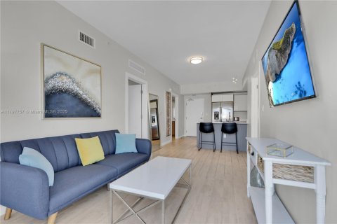 Снять в аренду кондоминиум в Майами, Флорида 2 спальни, 75.62м2, № 1991472 - фото 15