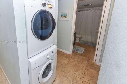 Condo in Juno Beach, Florida, 2 bedrooms  № 2072290 - photo 14