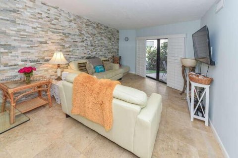 Condo in Juno Beach, Florida, 2 bedrooms  № 2072290 - photo 13