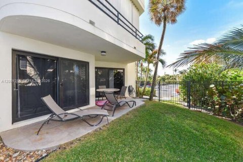 Condo in Juno Beach, Florida, 2 bedrooms  № 2072290 - photo 11